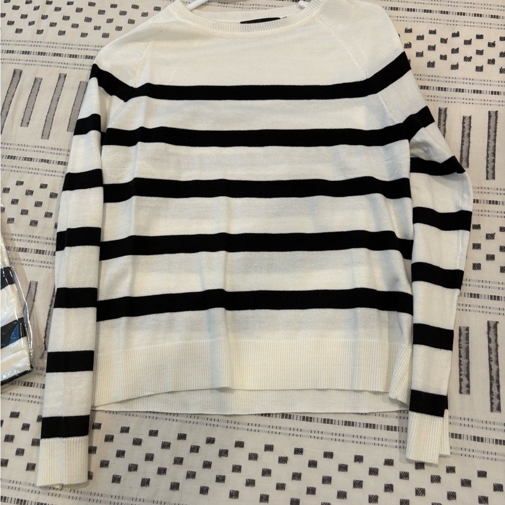 Brand new women’s sweater